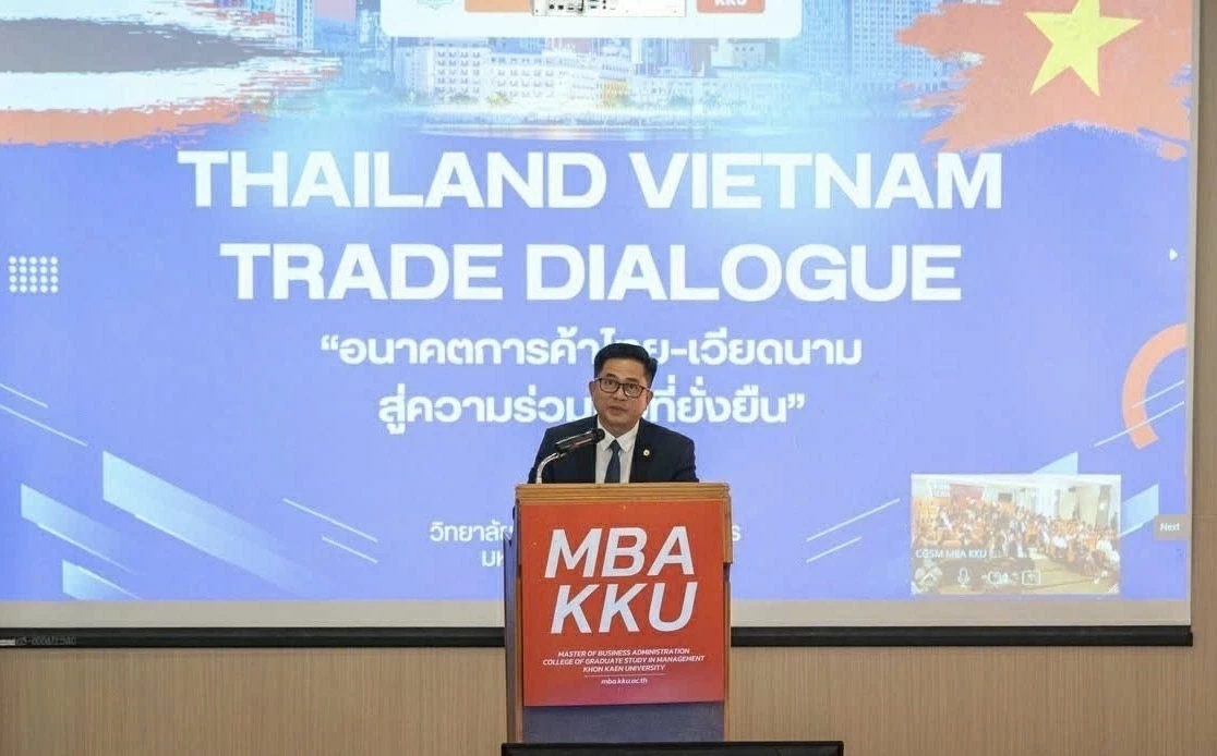 Tổng Lãnh sự Việt Nam tại Thái Lan phát biểu tại đối thoại Hướng tới tương lai hợp tác thương mại bền vững Việt Nam-Thái Lan Tổng Lãnh sự Việt Nam tại Thái Lan phát biểu tại đối thoại Hướng tới tương lai hợp tác thương mại bền vững Việt Nam-Thái Lan