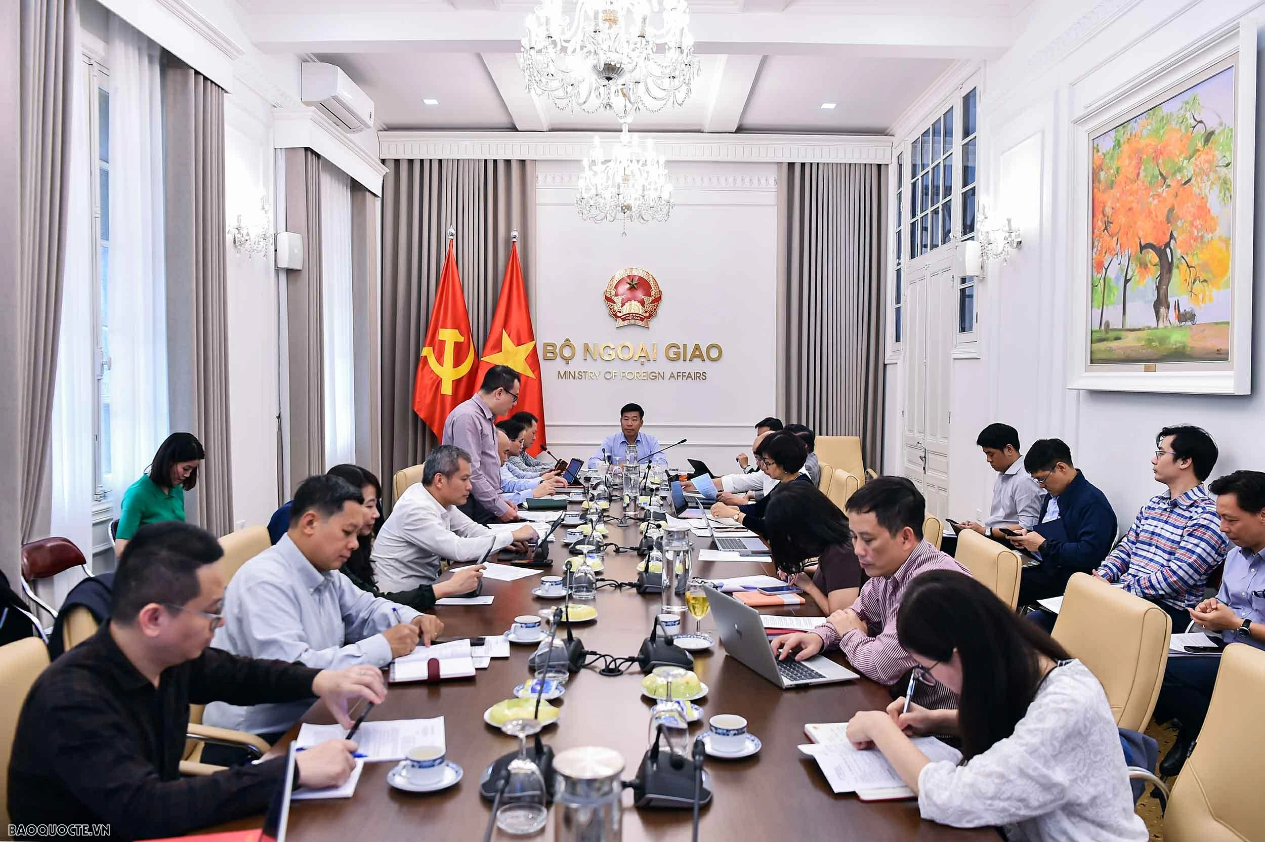 Ủy viên Trung ương Đảng, Thứ trưởng Nguyễn Mạnh Cường chủ trì Tọa đàm triển khai công tác nghiên cứu khoa học của Bộ Ngoại giao