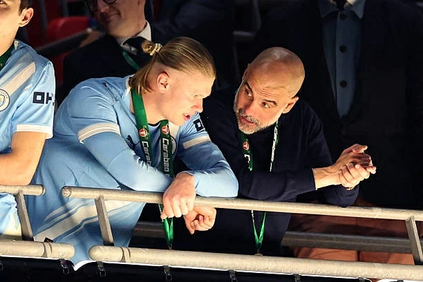 Vượt 3 huyền thoại, HLV Pep lập kỷ lục vô địch Carabao Cup