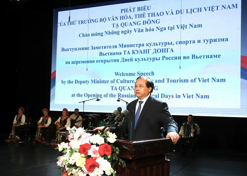 Thủ đô Hà Nội rộn ràng khai màn Những ngày văn hóa Nga