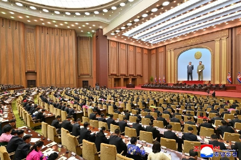 Quốc hội Triều Tiên thông qua sửa đổi Hiến pháp, Chủ tịch Kim Jong Un công bố kế hoạch mới liên quan an ninh Quốc hội Triều Tiên thông qua sửa đổi Hiến pháp, Chủ tịch Kim Jong Un công bố kế hoạch mới liên quan an ninh