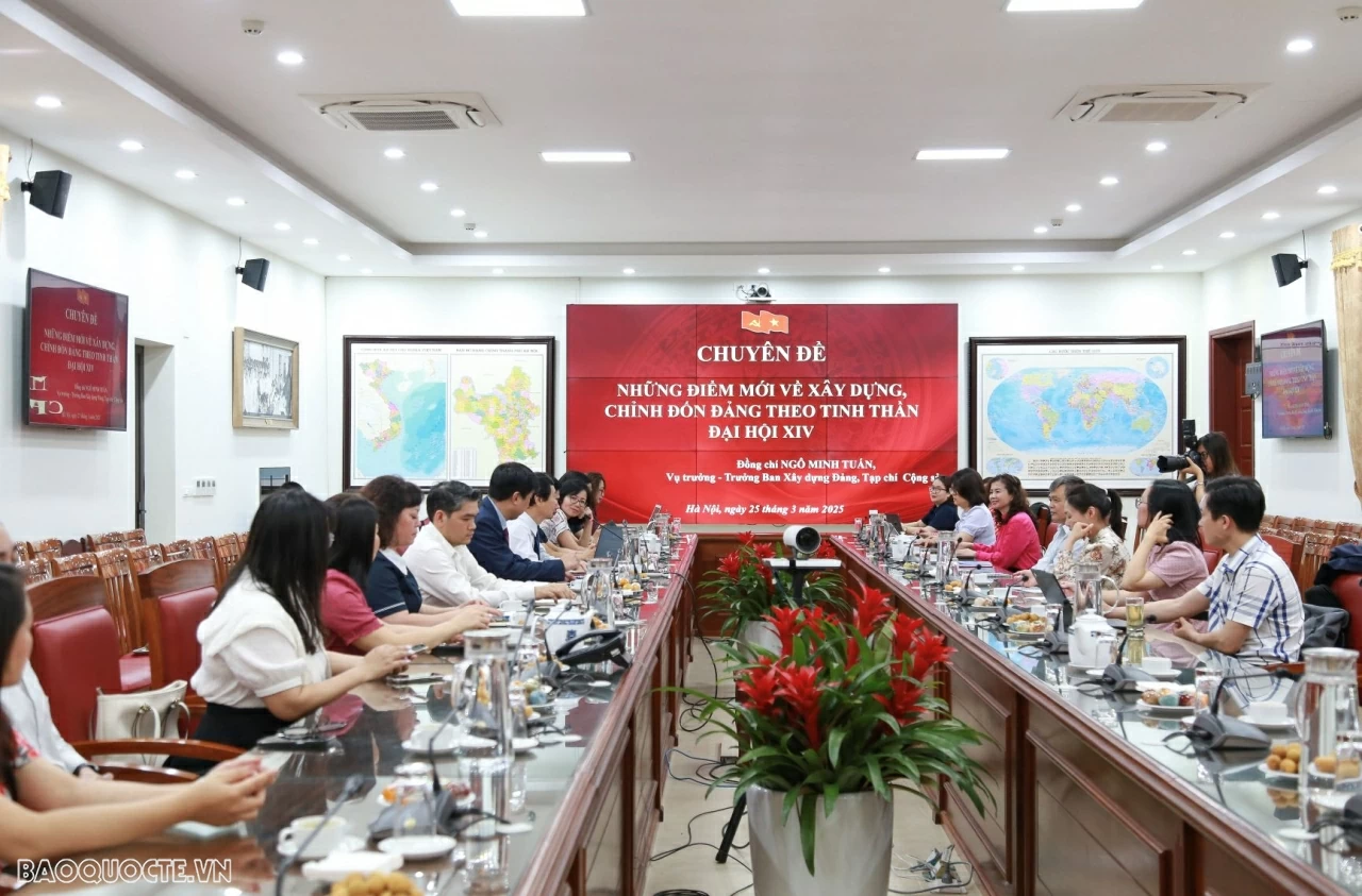 Chi bộ Báo Thế giới và Việt Nam sinh hoạt chuyên đề về kỹ năng sáng tạo tác phẩm báo chí trong xây dựng Đảng