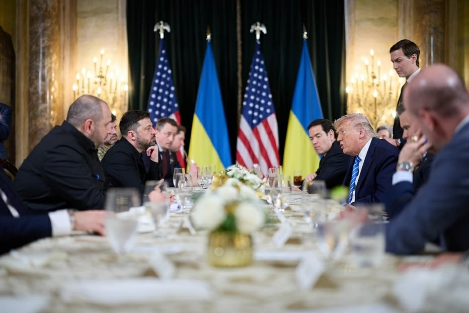 9C.số 13(V): Đám mây phủ bóng xung đột Nga - Ukraine