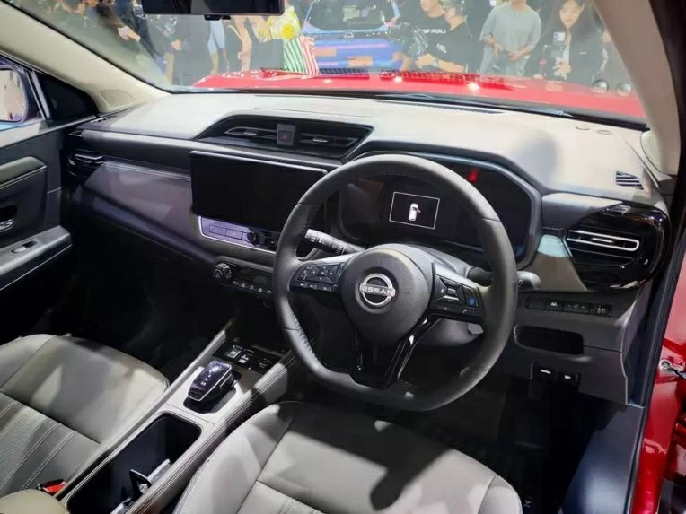 Bên trong cabin, Nissan Kicks 2026 có khoang lái được làm mới hoàn toàn. Bên trong cabin, Nissan Kicks 2026 có khoang lái được làm mới hoàn toàn.