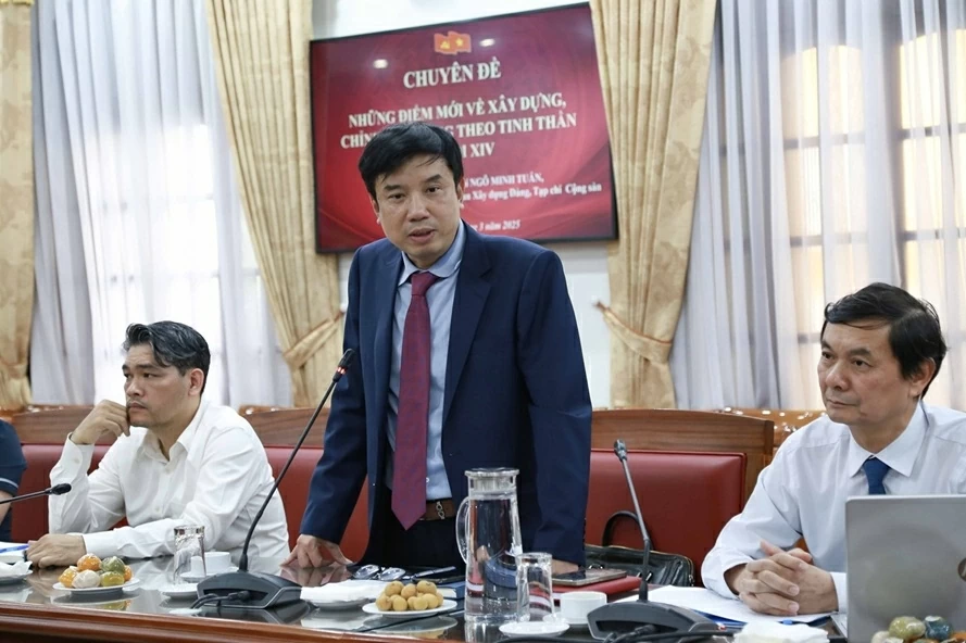 Chi bộ Báo Thế giới và Việt Nam sinh hoạt chuyên đề về kỹ năng sáng tạo tác phẩm báo chí trong xây dựng Đảng