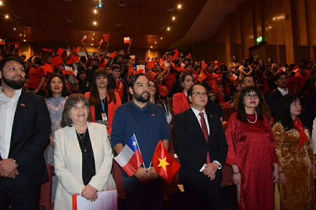 Báo El Ciudadano phỏng vấn Đại sứ Đặc mệnh Toàn quyền nước Cộng hòa Xã hội Chủ nghĩa Việt Nam tại Chile