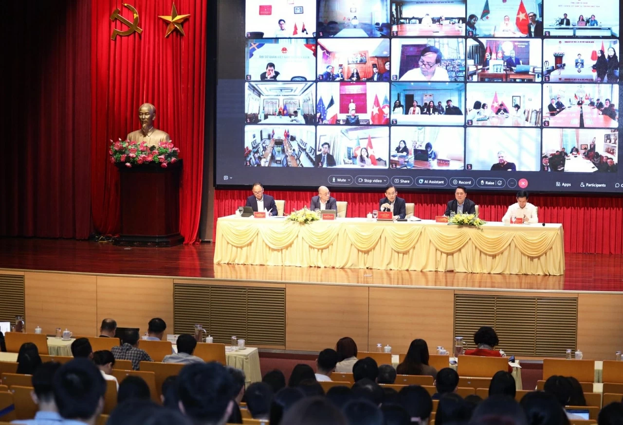 Toàn cảnh Chương trình Đối thoại Bộ trưởng với Thanh niên Ngoại giao 2026 với chủ đề: “Thanh niên Ngoại giao: Bản lĩnh chính trị, Kỷ cương hành động, Tiên phong sáng tạo”. (Ảnh: Thành Long)