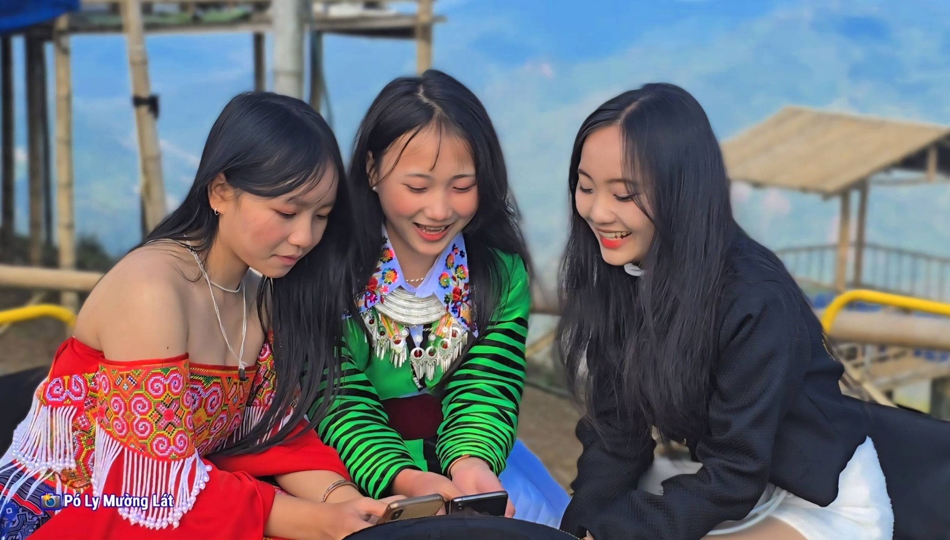 Điểm săn mây hoang sơ gây sốt ở ‘đỉnh trời’ Pha Đén xứ Thanh