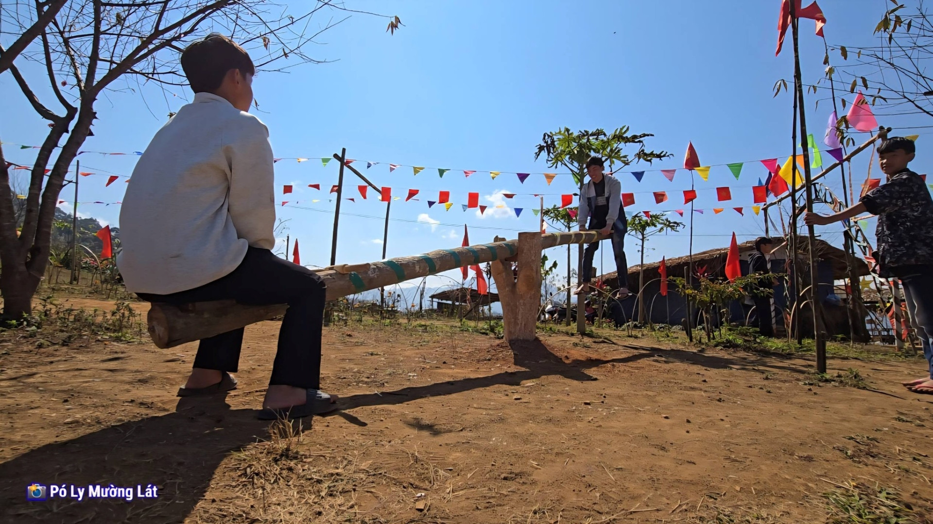 Điểm săn mây hoang sơ gây sốt ở ‘đỉnh trời’ Pha Đén xứ Thanh