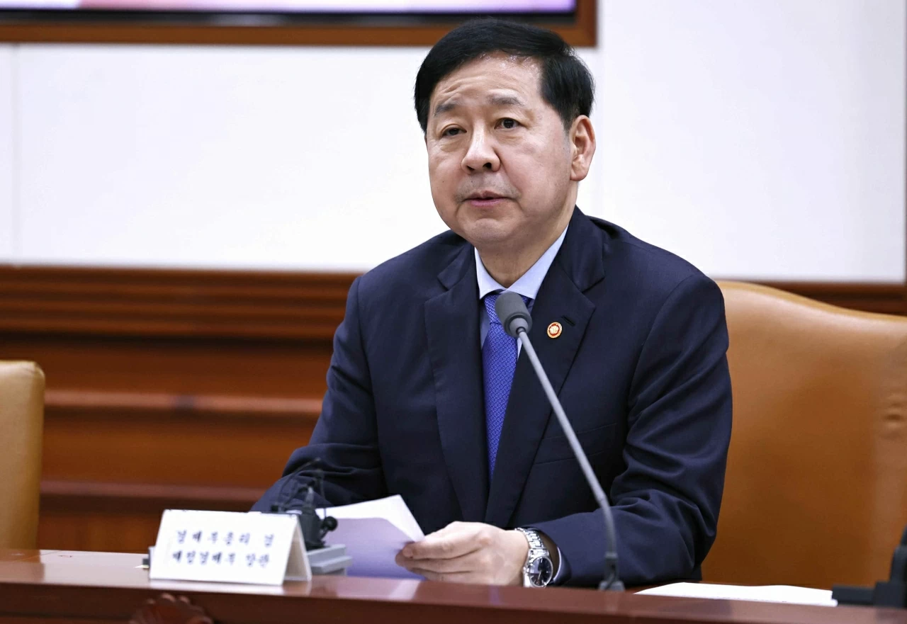 Bộ trưởng Tài chính Hàn Quốc Koo Yun-cheol cho biết, nước này có thể áp dụng hạn chế xe cá nhân nếu giá dầu tiếp tục leo thang. (Nguồn: Chosunbiz) Bộ trưởng Tài chính Hàn Quốc Koo Yun-cheol cho biết, nước này có thể áp dụng hạn chế xe cá nhân nếu giá dầu tiếp tục leo thang. (Nguồn: Chosunbiz)