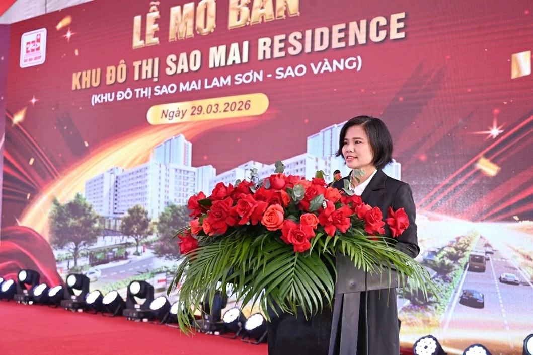 Bà Lê Thị Phượng - Phó Tổng Giám đốc Tập đoàn Sao Mai phát biểu tại lễ mở bán.