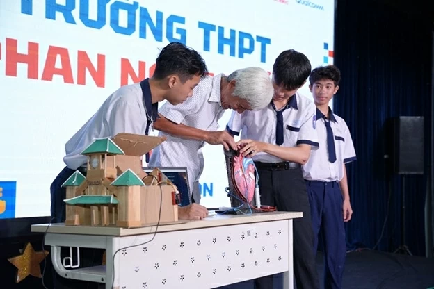Arduino Day 2026 tại Việt Nam - Lát cắt mới về hội nhập nhân lực số Arduino Day 2026 tại Việt Nam - Lát cắt mới về hội nhập nhân lực số