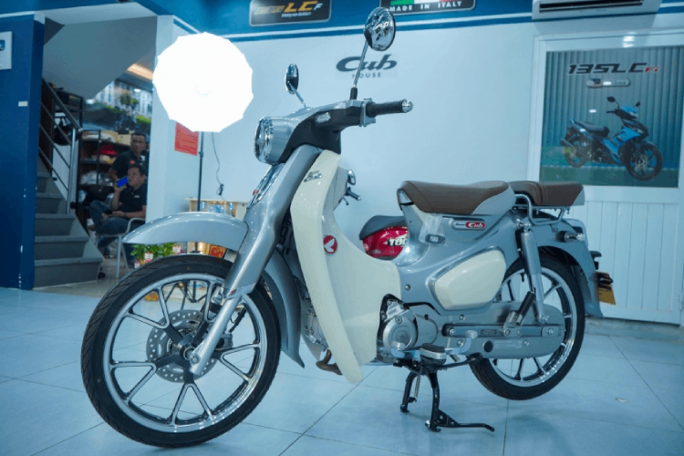 Cận cảnh Honda Super Cub 2026 vừa về Việt Nam, giá hơn 150 triệu đồng