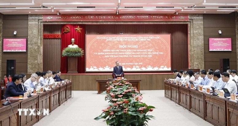 Tổng Bí thư Tô Lâm nêu rõ Đoàn kiểm tra ghi nhận sự lãnh đạo, chỉ đạo quyết liệt, sâu sát, bài bản và hiệu quả của Ban Thường vụ Thành ủy Hà Nội - Ảnh: TTXVN