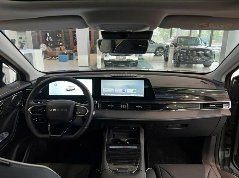 Không gian nội thất của Omoda C5 SHS-H được hoàn thiện theo hướng hiện đại và nhiều tiện nghi. Không gian nội thất của Omoda C5 SHS-H được hoàn thiện theo hướng hiện đại và nhiều tiện nghi.