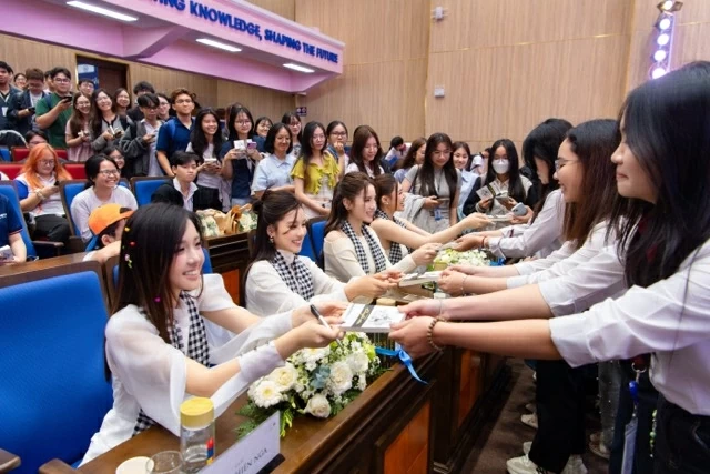 Hành trình từ Trái tim: Hun đúc khát vọng lớn cho thanh niên Việt