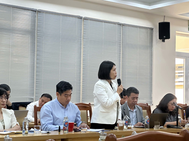 Bà Nguyễn Hương Trà, Đại sứ đặc mệnh toàn quyền Việt Nam tại Bỉ, kiêm nhiệm Đại Công quốc Luxembourg, Đại diện thường trực Việt Nam bên cạnh Liên minh châu Âu (EU), phát biểu tại tọa đàm.