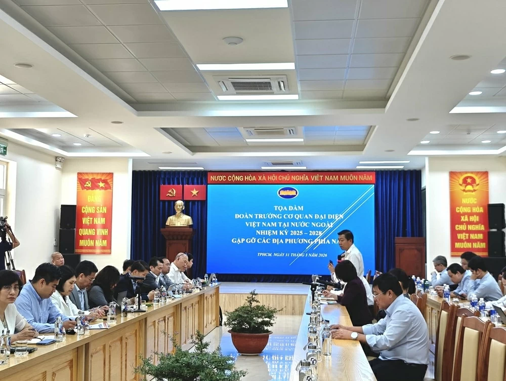 Toàn cảnh buổi Tọa đàm giữa Đoàn Trưởng Cơ quan đại diện ngoại giao Việt Nam ở nước ngoài nhiệm kỳ 2025-2028 và đại diện các địa phương phía Nam chiều 31/3 tại TP HCM.