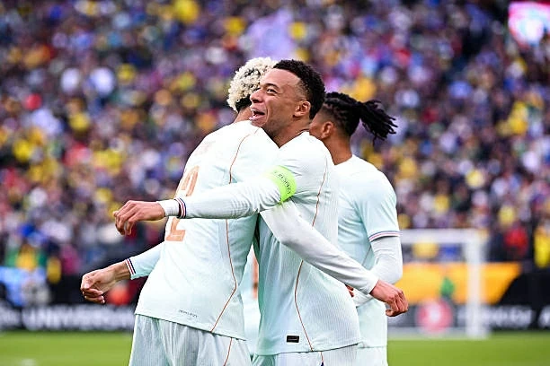 Đội tuyển Tây Ban Nha mất vị trí số 1 trên bảng xếp hạng FIFA Đội tuyển Tây Ban Nha mất vị trí số 1 trên bảng xếp hạng FIFA