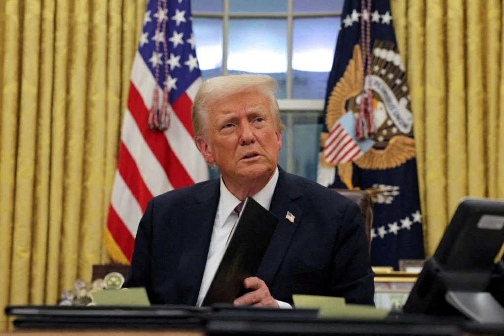 Tổng thống Mỹ Donald Trump tuyên bố Washington có thể mở lại tuyến vận tải qua Hormuz. (Nguồn: PBS) Tổng thống Mỹ Donald Trump tuyên bố Washington có thể mở lại tuyến vận tải qua Hormuz. (Nguồn: PBS)