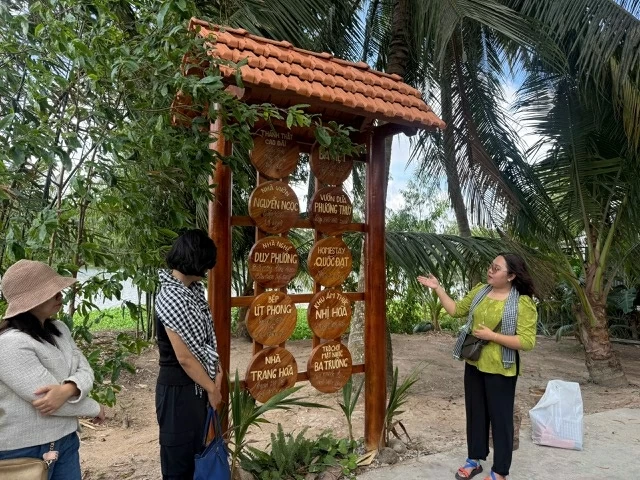 Làng du lịch cộng đồng Nhị Hòa được tổ chức theo mô hình chuỗi cung ứng dịch vụ du lịch khép kín gắn với từng hộ gia đình.