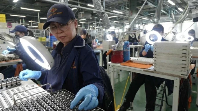 Nhật Bản cân nhắc siết chặt việc cấp giấy phép cư trú vĩnh viễn