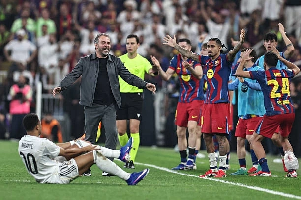 Barcelona có thể vô địch La Liga ở El Clasico