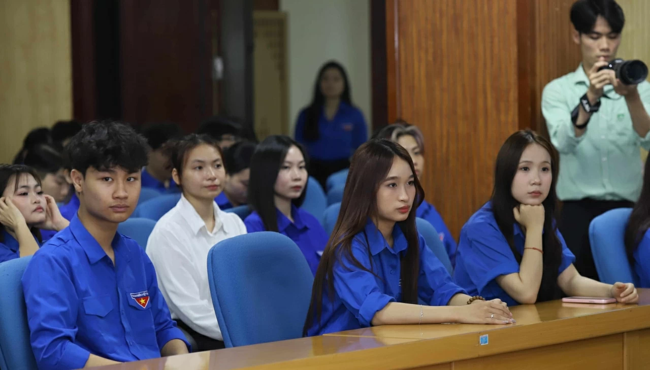 Thanh niên và sứ mệnh bảo vệ lá phổi của chính mình