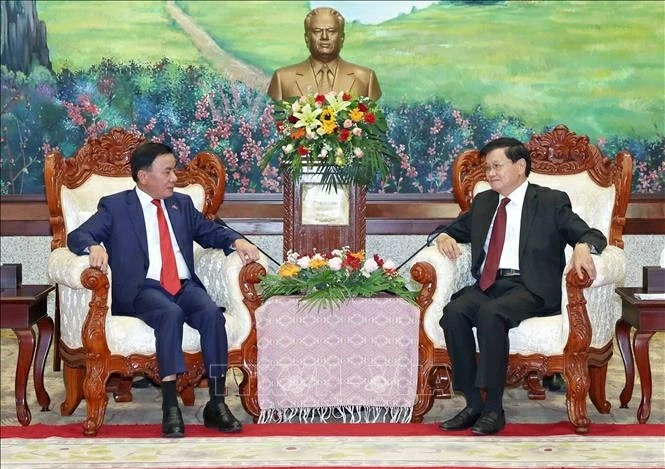 Thường trực Ban Bí thư Trần Cẩm Tú hội kiến Tổng Bí thư, Chủ tịch nước Lào Thongloun Sisoulith