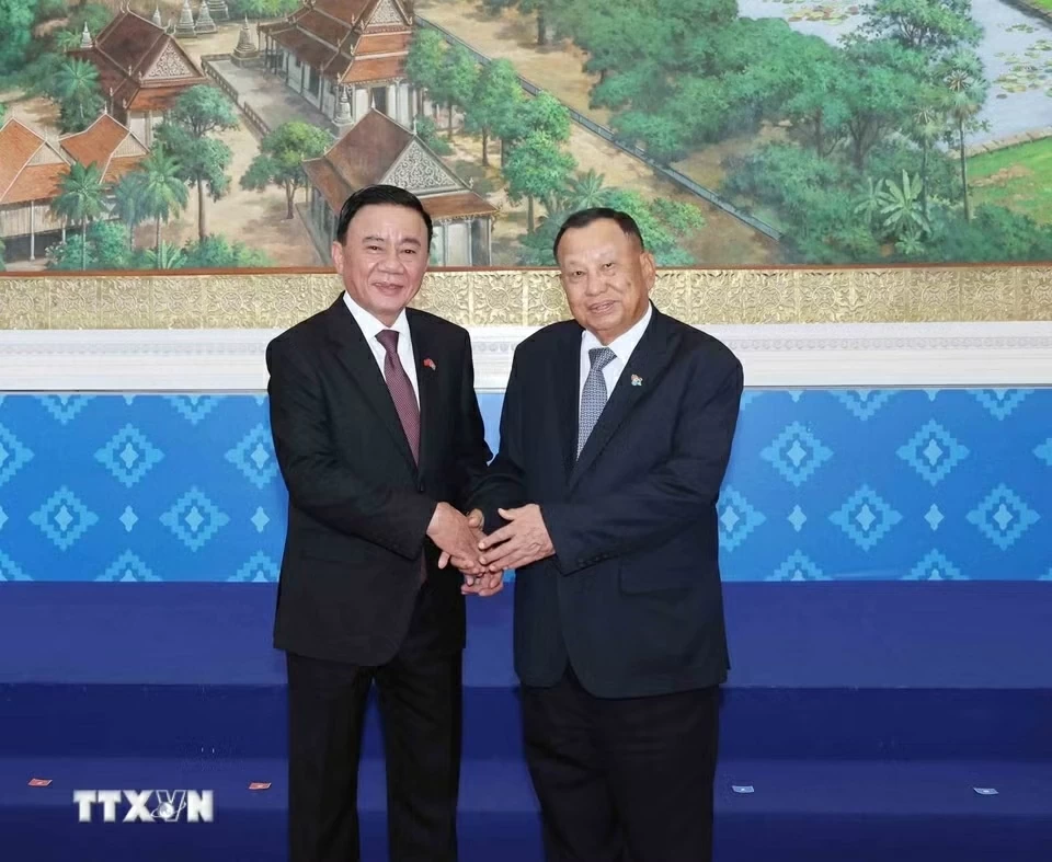 Thường trực Ban Bí thư hội đàm với Phó Chủ tịch CPP Thường trực Ban Bí thư hội đàm với Phó Chủ tịch CPP