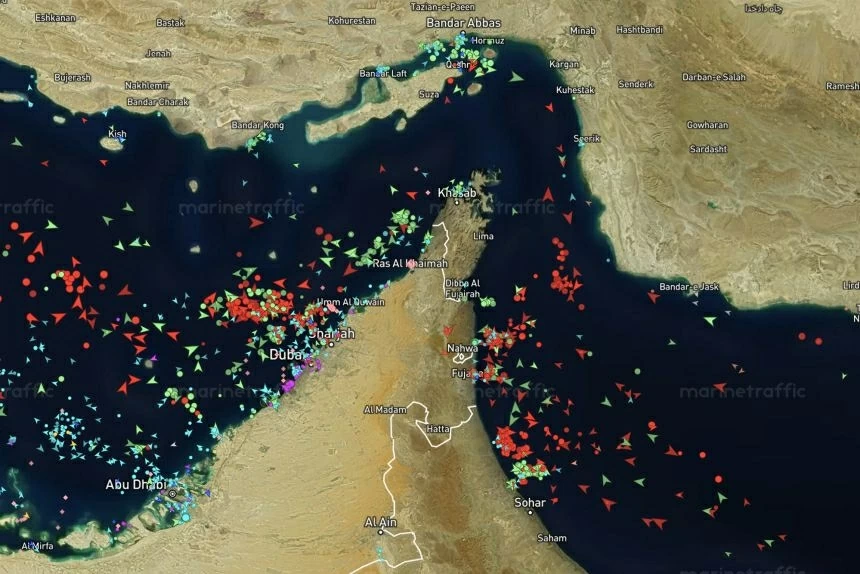 Vì sao tàu thuyền các nước vẫn e ngại khi đi qua eo biển Hormuz?
