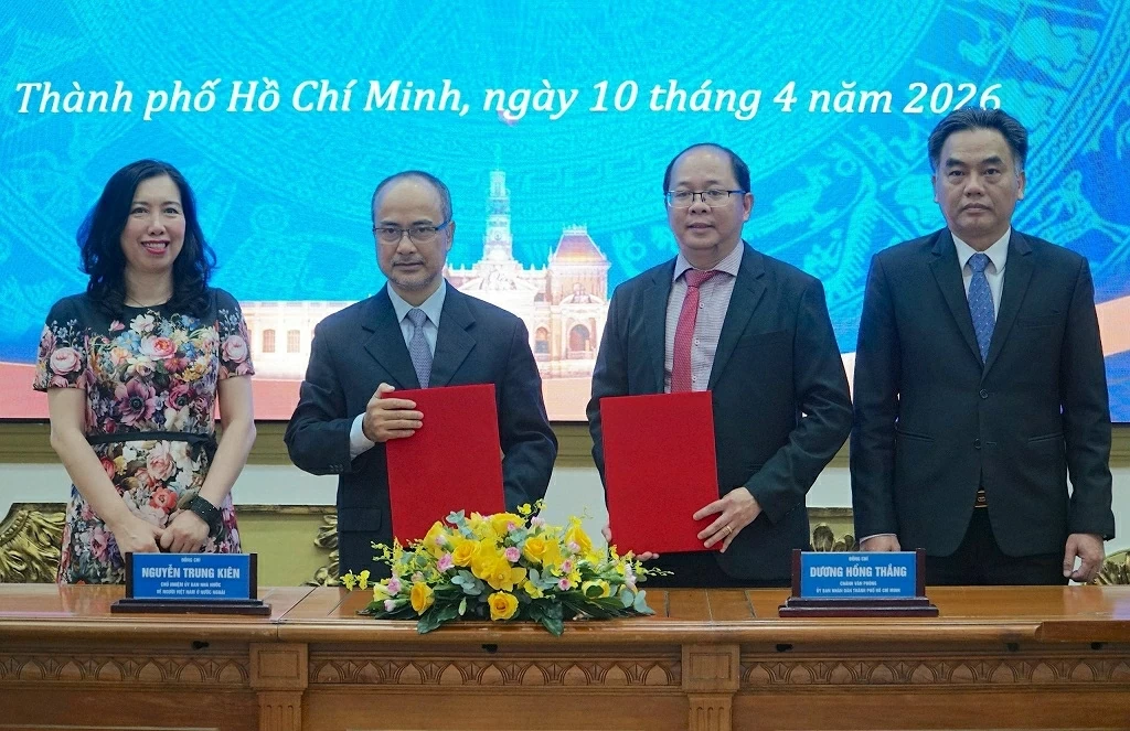 Đẩy mạnh toàn diện công tác đối với người Việt Nam ở nước ngoài, tạo động lực mạnh mẽ hiện thực hóa các mục tiêu phát triển của TP. Hồ Chí Minh và cả nước