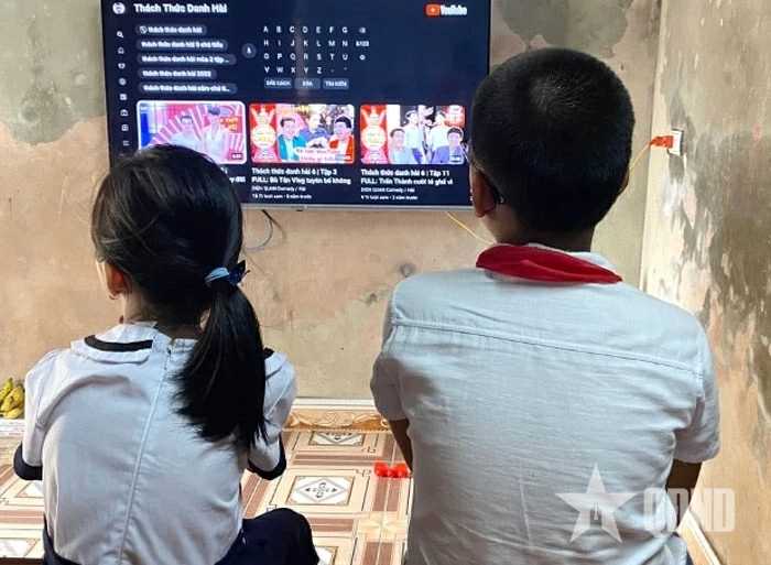 Không thể cấm hoàn toàn học sinh dùng mạng xã hội. (Ảnh minh họa)