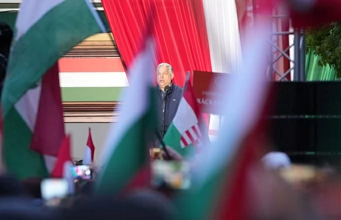8C.số 16: Hungary trước bước ngoặt chính trị: Khi cơn sóng ngầm lên tiếng