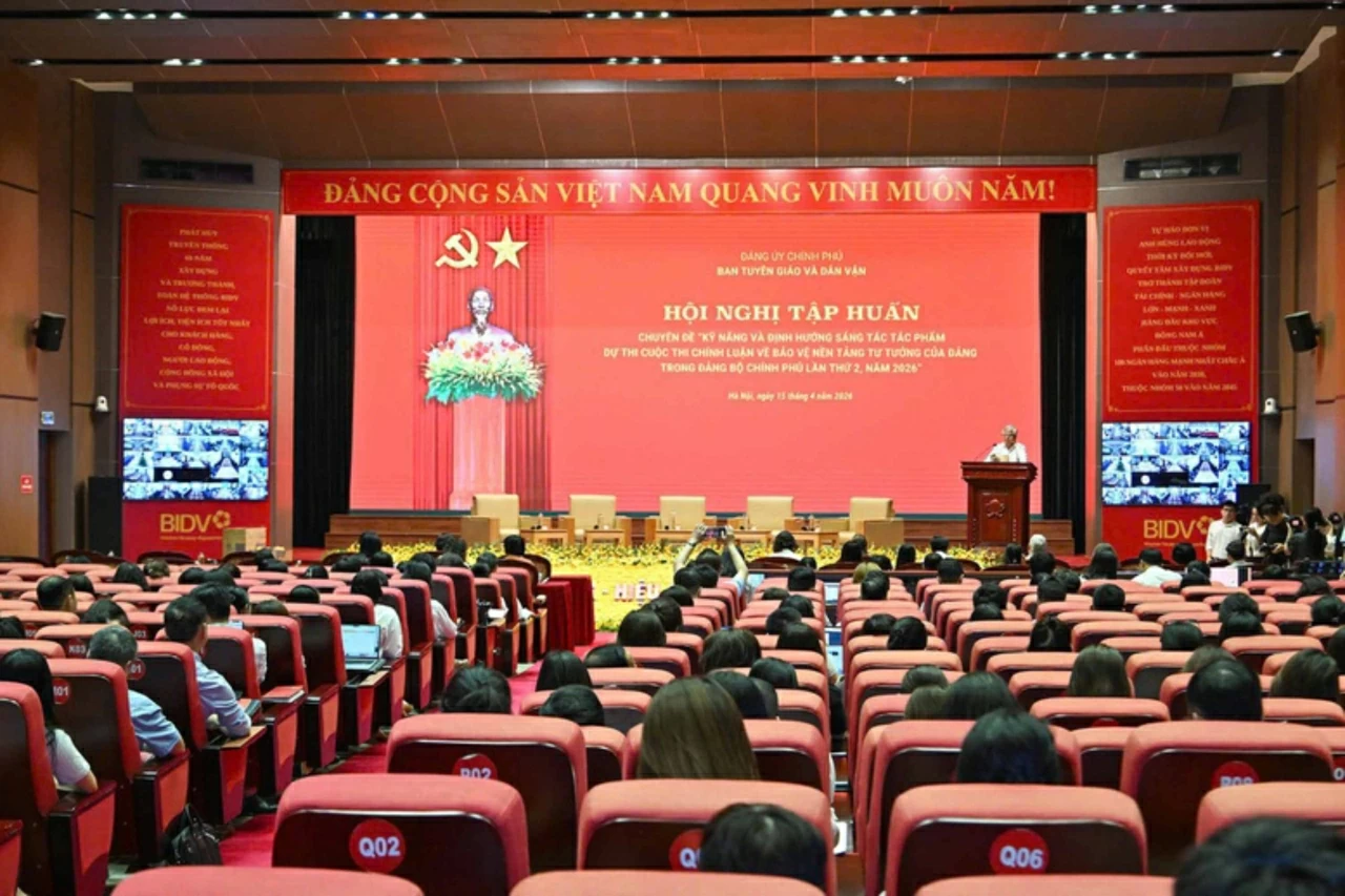 Tăng cường năng lực viết chính luận bảo vệ nền tảng tư tưởng của Đảng, đáp ứng yêu cầu công tác tư tưởng hiện nay