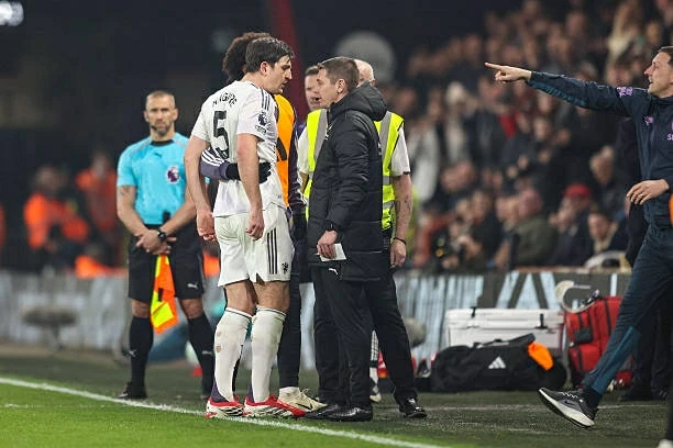 FA giữ nguyên án phạt, Maguire chính thức ngồi ngoài trận Man Utd gặp Chelsea FA giữ nguyên án phạt, Maguire chính thức ngồi ngoài trận Man Utd gặp Chelsea