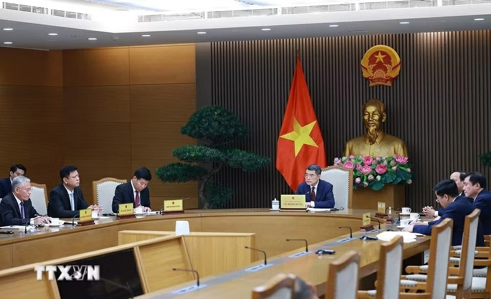 Thủ tướng Chính phủ Lê Minh Hưng điện đàm với Thủ tướng Singapore