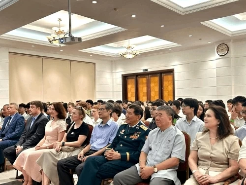 Chương trình “AEROKOS” được tổ chức trong 02 ngày (16 - 17/04) nhằm thúc đẩy hợp tác giáo dục, khoa học và công nghệ giữa hai nước. (Ảnh: Yến Vi)