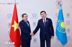 Chủ tịch Quốc hội Trần Thanh Mẫn hội kiến Chủ tịch Hạ viện Kazakhstan Yerlan Koshanov nhân dịp Đại hội đồng IPU-152