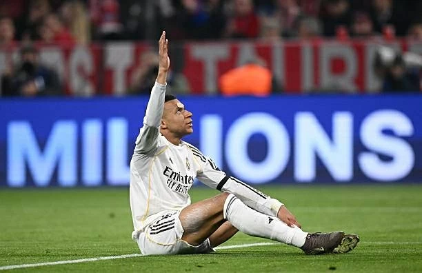 Cửa vô địch thu hẹp, Mbappe lên tiếng trấn an người hâm mộ Cửa vô địch thu hẹp, Mbappe lên tiếng trấn an người hâm mộ