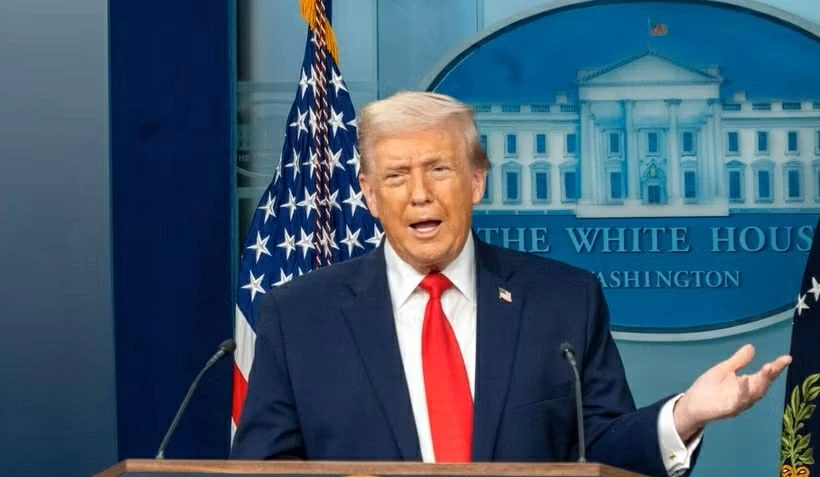 Trung Đông lại rúng động bởi không kích và còi báo động, Tổng thống Trump nói về việc tiếp cận urani làm giàu của Iran