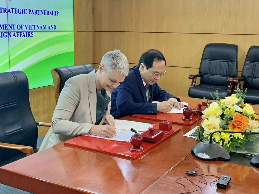 Việt Nam-Na Uy ký kết Bản ghi nhớ về Đối tác Chiến lược Xanh Việt Nam-Na Uy ký kết Bản ghi nhớ về Đối tác Chiến lược Xanh