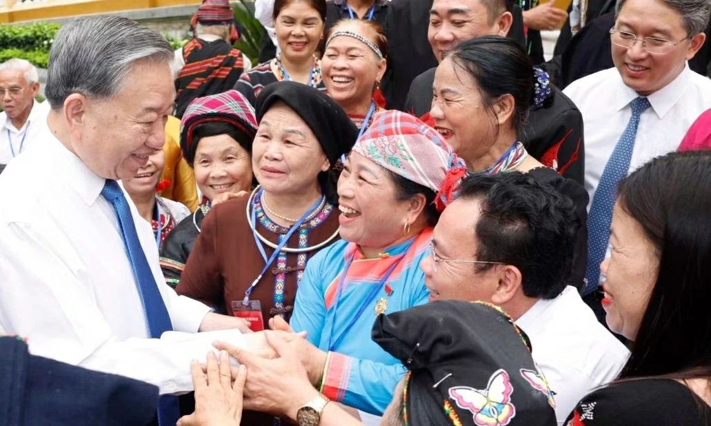 Tổng Bí thư, Chủ tịch nước Tô Lâm tiếp các già làng, trưởng bản, nghệ nhân, người có uy tín tiêu biểu toàn quốc