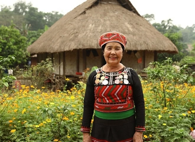 Nghệ nhân vùng cao với tâm huyết truyền nối văn hóa dân tộc Nghệ nhân vùng cao với tâm huyết truyền nối văn hóa dân tộc