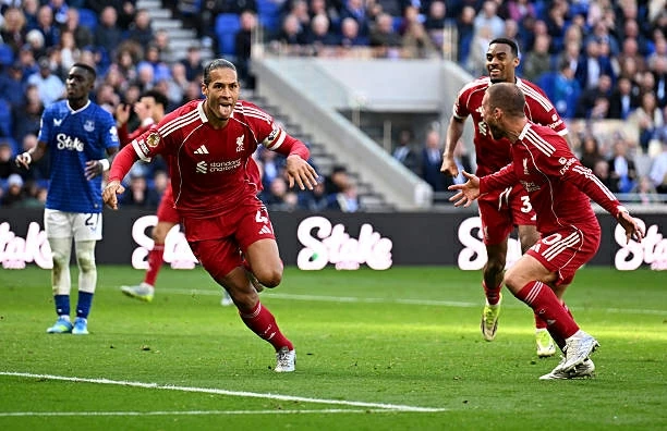 Hai vòng cuối Premier League: Những cuộc đua trên bảng xếp hạng và những khoảng nghỉ rất đời sau một tuần mưu sinh
