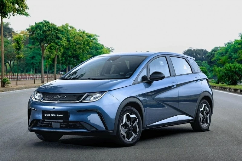 Khác với kiểu nâng cấp “thay áo hoàn toàn”, BYD Dolphin 2026 được tinh chỉnh theo hướng thực dụng hơn. Khác với kiểu nâng cấp “thay áo hoàn toàn”, BYD Dolphin 2026 được tinh chỉnh theo hướng thực dụng hơn.