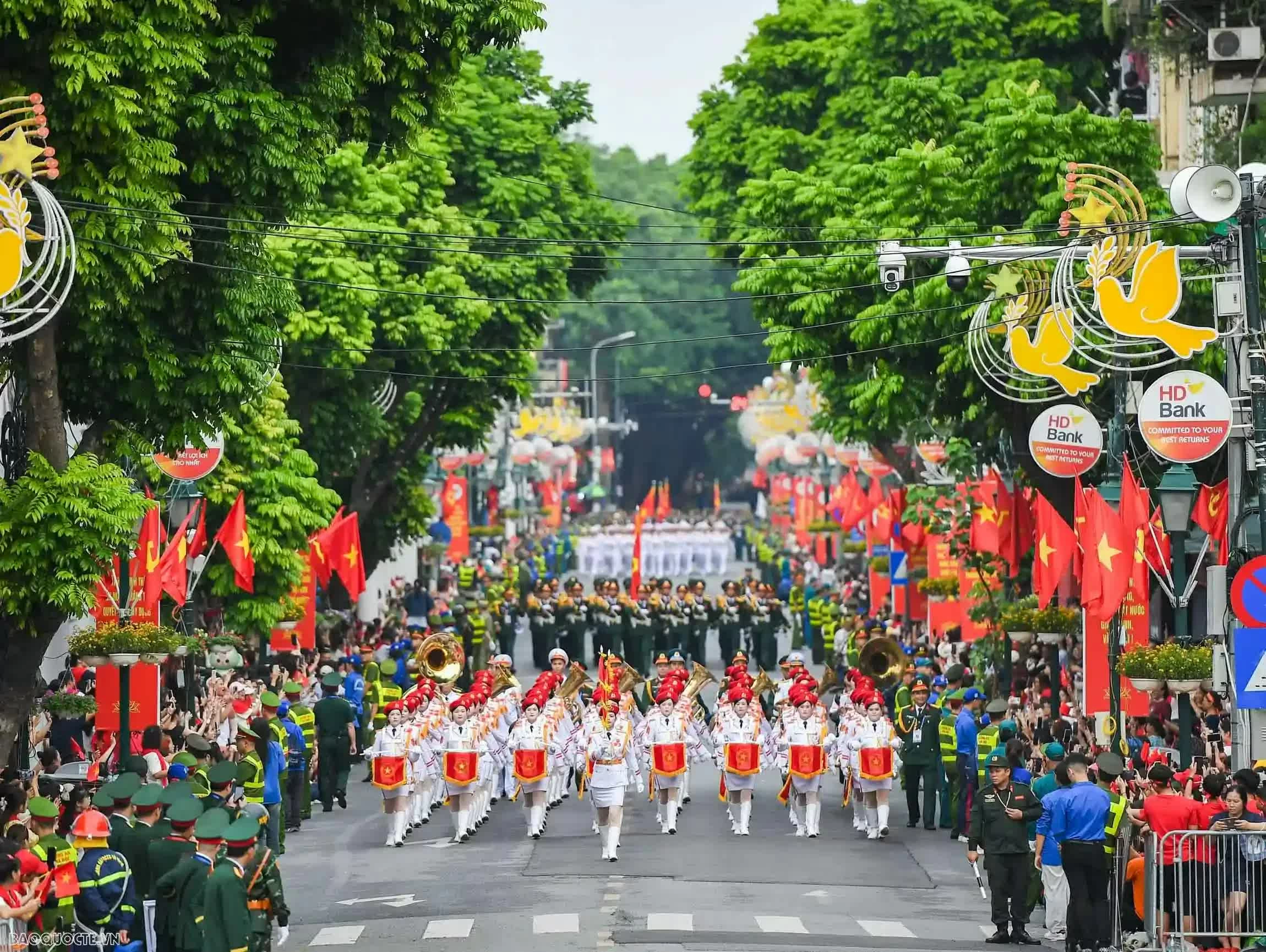 17. Số gộp 17+18: Khép lại chiến tranh, mở ra lòng tin quốc tế 17. Số gộp 17+18: Khép lại chiến tranh, mở ra lòng tin quốc tế
