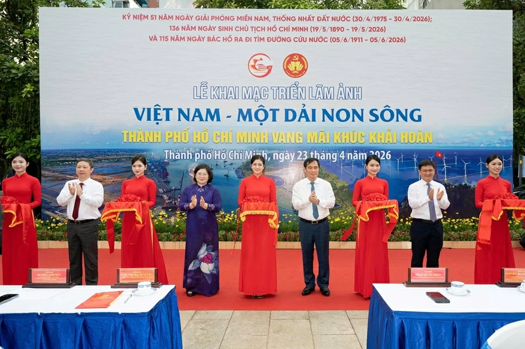 Khai mạc triển lãm ảnh Việt Nam - Một dải non sông: Lan tỏa thông điệp hòa bình, phát triển và hội nhập