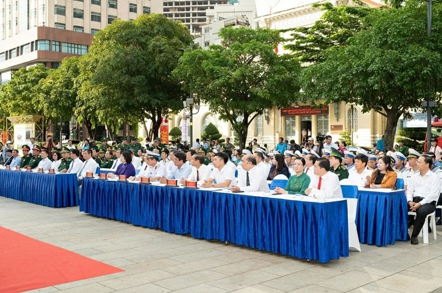 Khai mạc triển lãm ảnh Việt Nam - Một dải non sông: Lan tỏa thông điệp hòa bình, phát triển và hội nhập