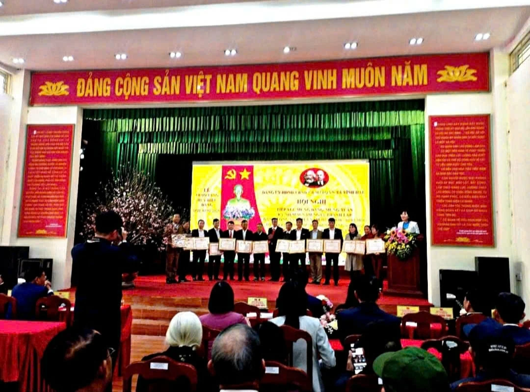 Cổng trường an toàn giao thông tại Trường THCS Đồng Minh: Pháo đài văn hóa bảo vệ thế hệ mầm non của Đảng trong kỷ nguyên mới
